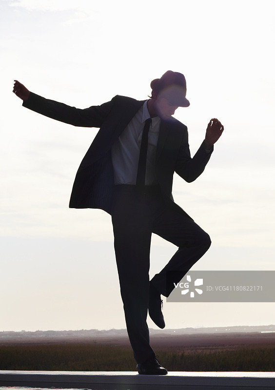 起床走人！图片素材