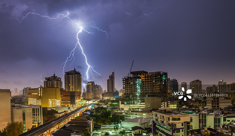 泰国曼谷上空的闪电图片素材
