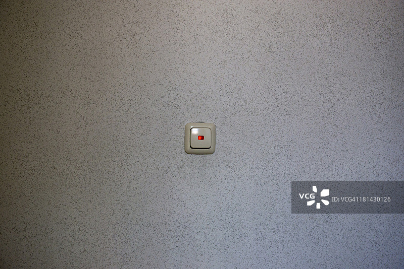 走廊里的灯开关图片素材