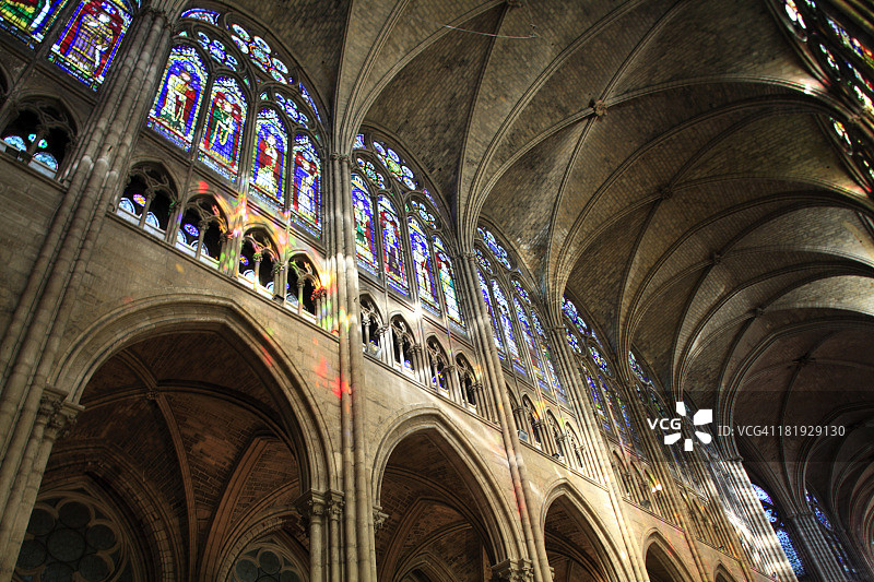 圣丹尼斯大教堂内部景观图片素材