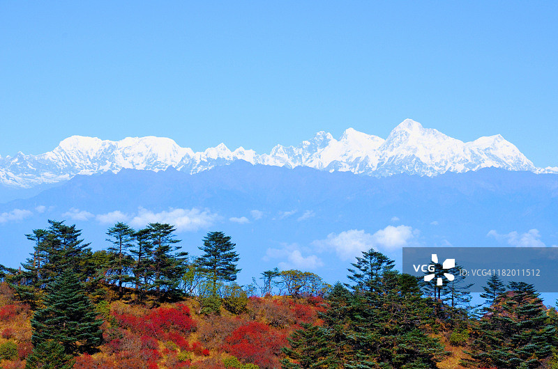 从桑达克普到法鲁特徒步路线的珠穆朗玛峰山脉图片素材
