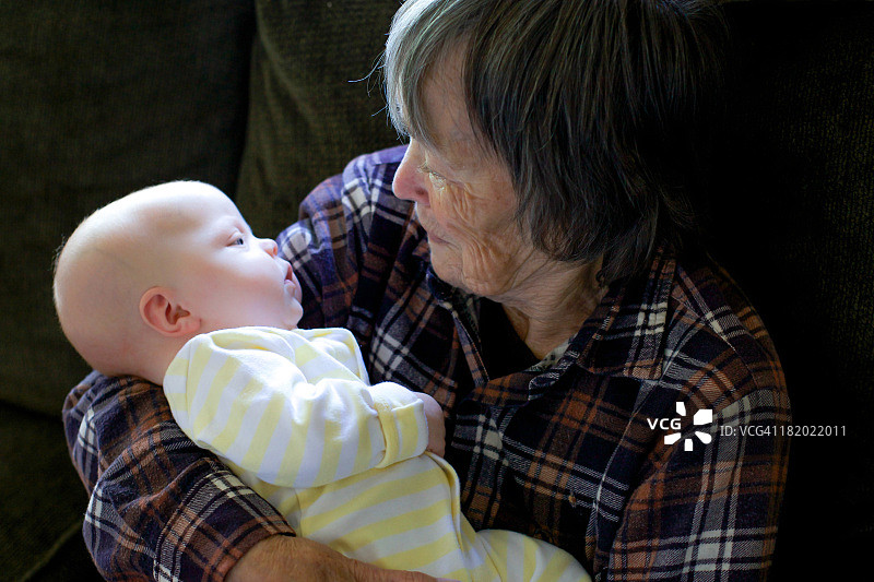 曾祖母和婴儿图片素材