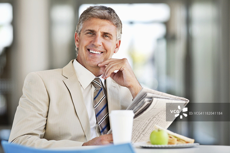 午休中的商人图片素材