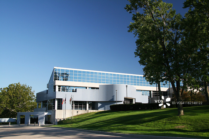 蓝色建筑与天空图片素材