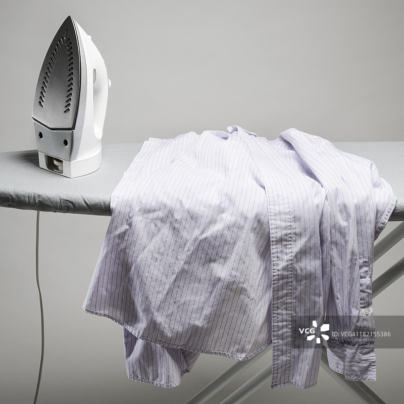 熨斗和衬衫图片素材