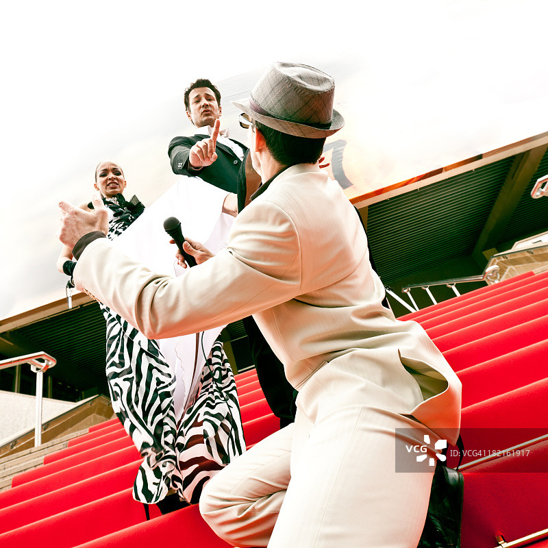 红毯上的面试争夺图片素材