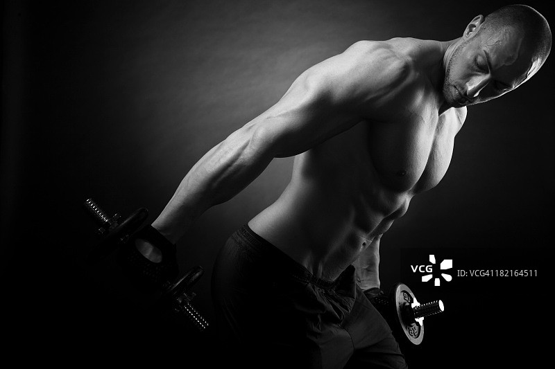 肱三头肌锻炼图片素材