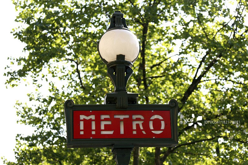 巴黎红色地铁标志图片素材