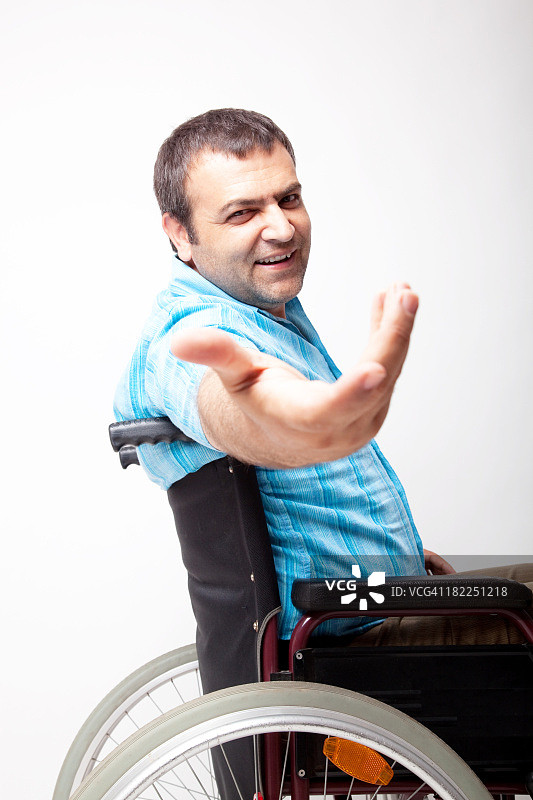 男子轮椅图片素材