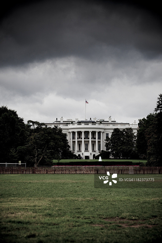 白宫上空酝酿的风暴图片素材
