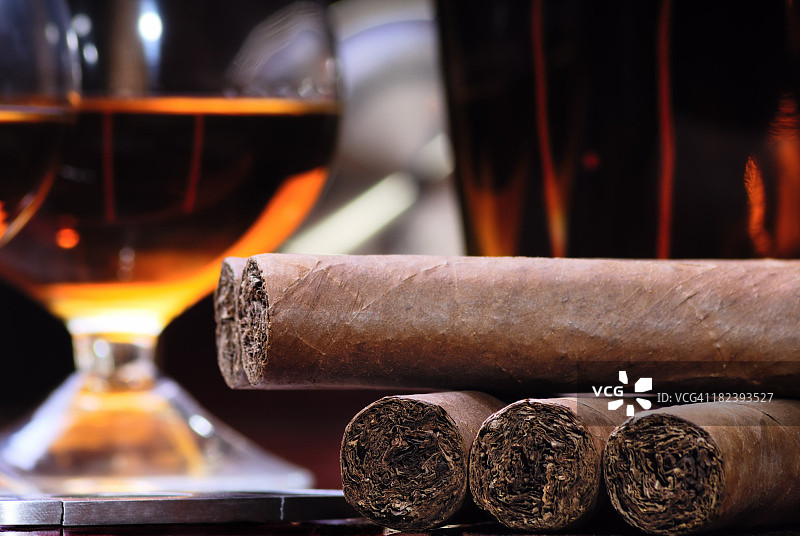雪茄和白兰地图片素材