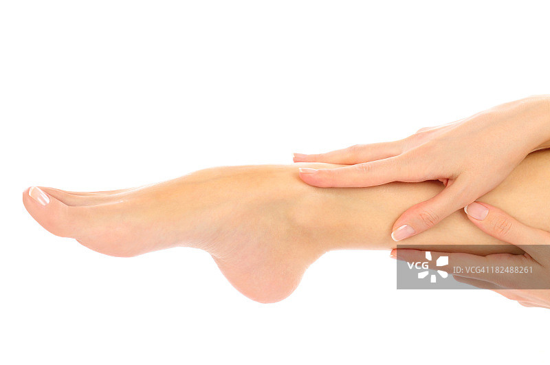 足部护理（涂抹乳霜）图片素材