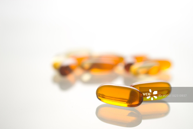 凝胶维生素补充剂胶囊图片素材