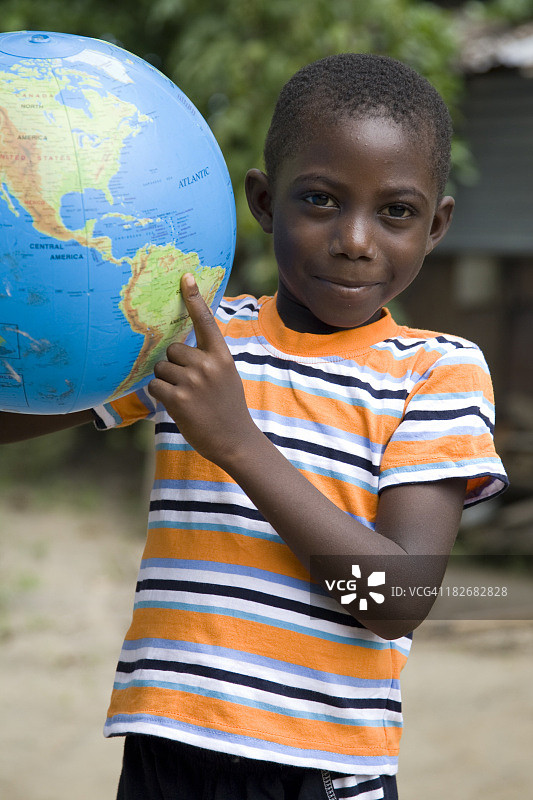 指向地球仪的苏里南图片素材