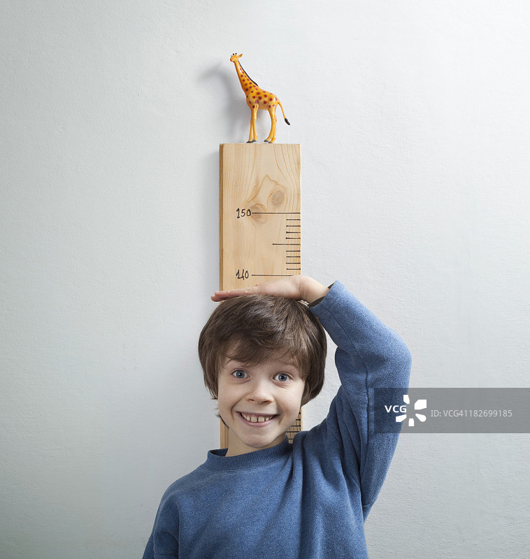 成长中的孩子图片素材