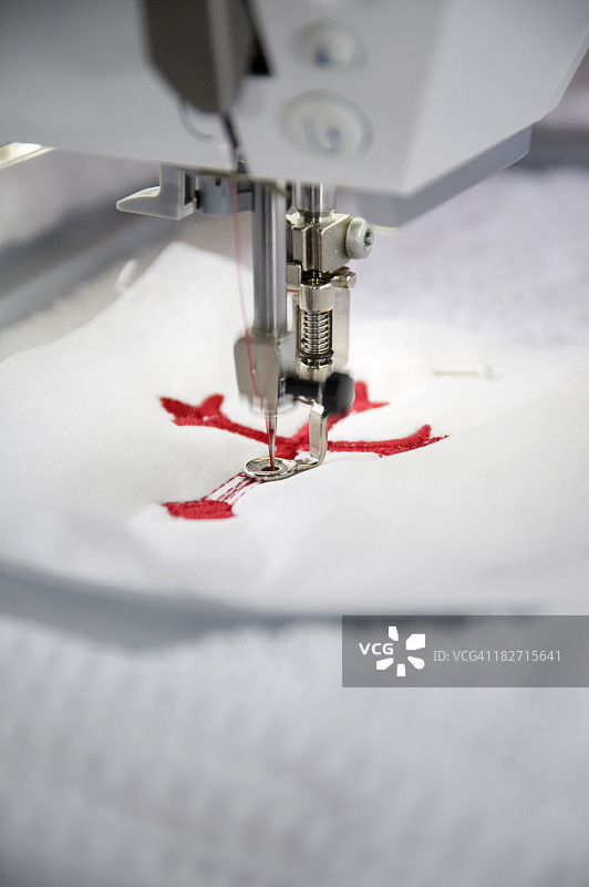 刺绣红色十字图片素材