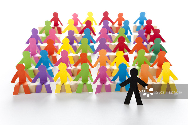 带有演讲者的完整报告厅——纸质概念图片素材