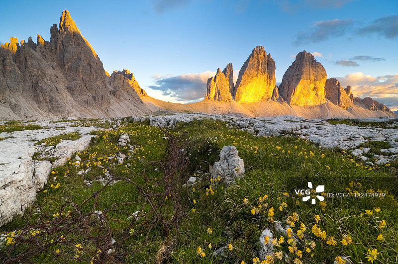 拉瓦雷多三峰图片素材