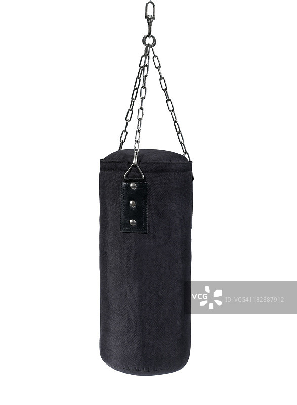 用于拳击训练的黑色悬挂式沙袋图片素材
