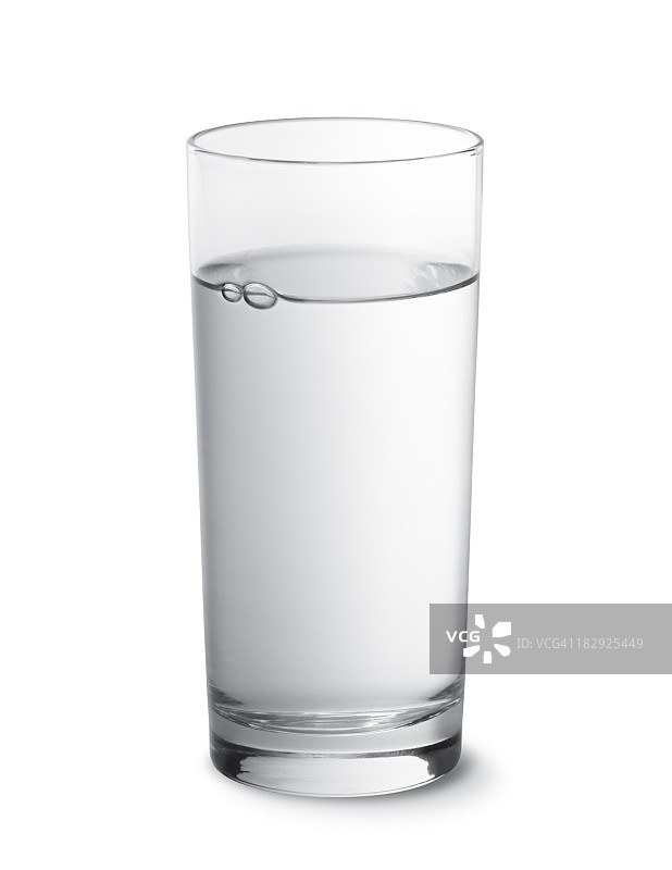 白色背景下的水杯图片素材