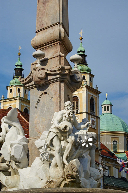 斯洛文尼亚卢布尔雅那罗巴喷泉图片素材