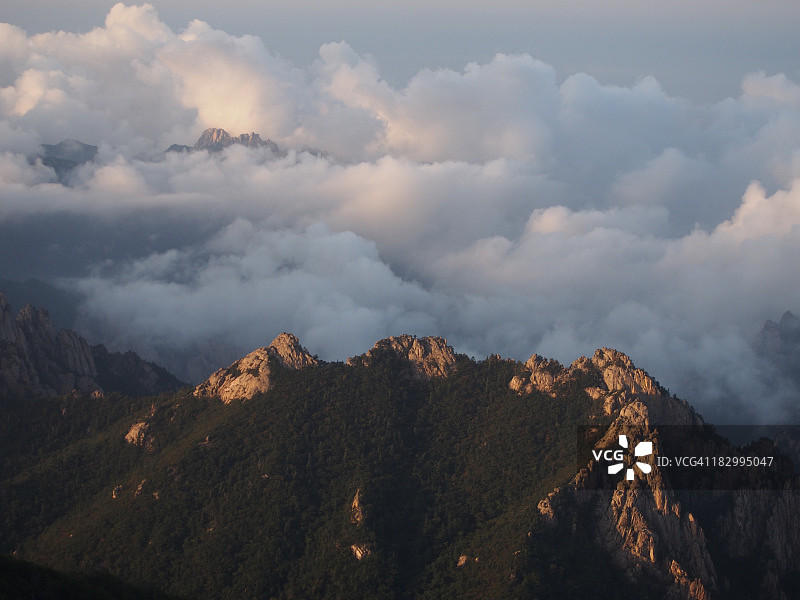 雪岳山国家公园云端景色，韩国图片素材