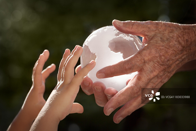 脆弱的地球未来图片素材