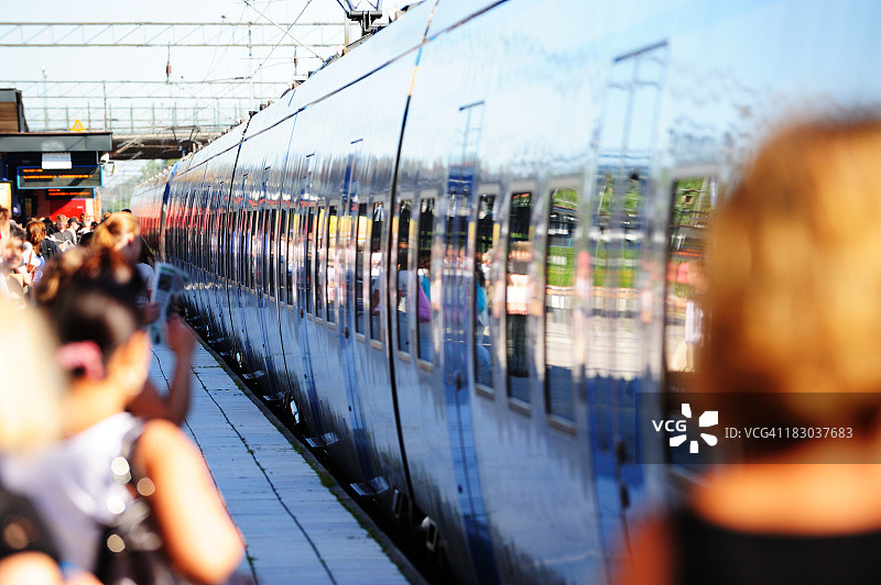 火车进站图片素材