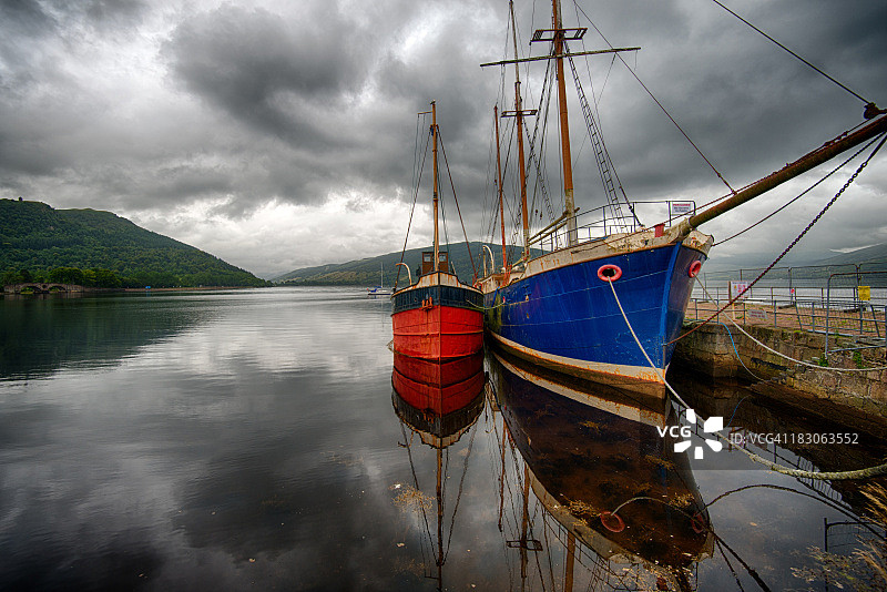 洛赫法恩海岸边的船只图片素材
