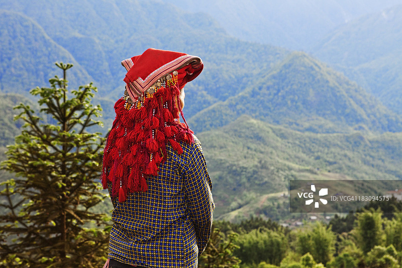 越南沙巴红瑶族妇女图片素材