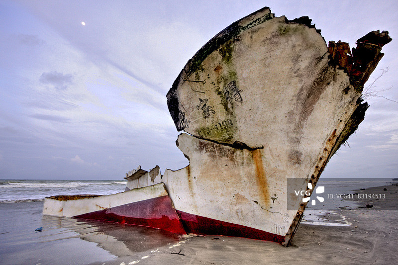 破旧的船图片素材