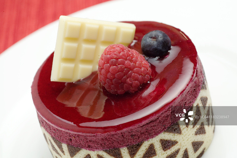别致的覆盆子糕点图片素材