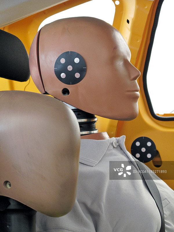 碰撞测试家庭图片素材