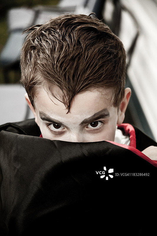 吸血鬼男孩图片素材