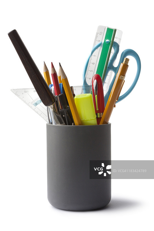 办公室：带物品的笔筒图片素材