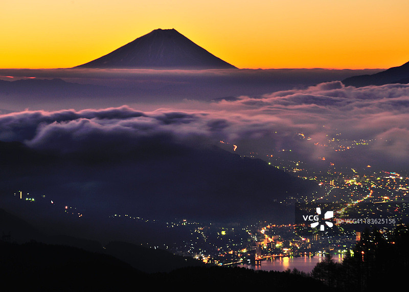 清晨的高畑图片素材