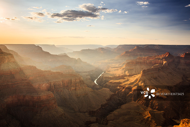 金色峡谷图片素材