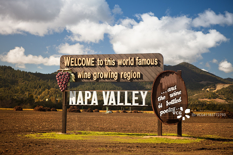 美国加利福尼亚州纳帕葡萄园欢迎标志图片素材