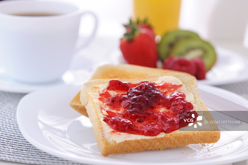 草莓酱和面包图片素材