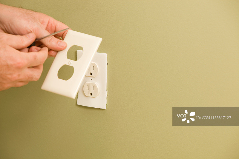 电工安装电源插座绝缘垫图片素材
