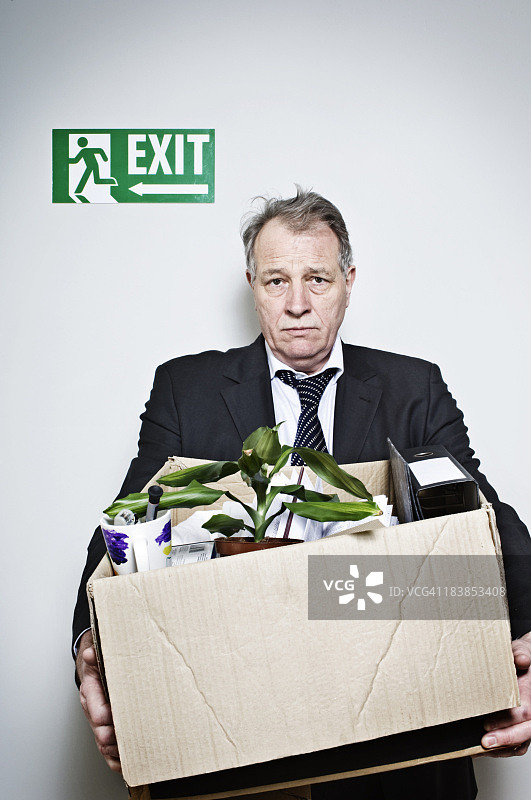 刚被解雇的老年白领男人图片素材