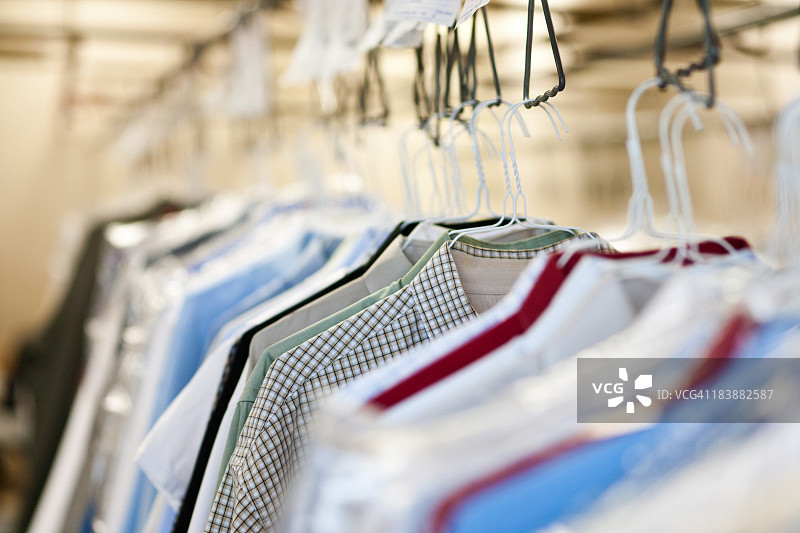 在干洗店的衣服图片素材
