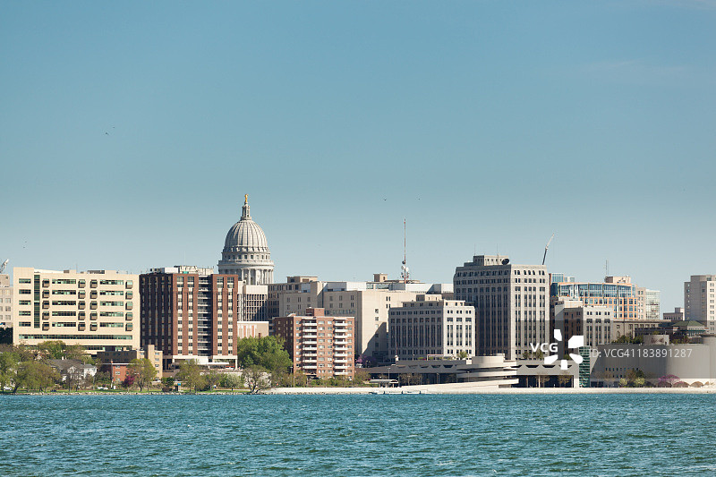 威斯康星州麦迪逊市中心的天际线与国会大厦圆顶图片素材