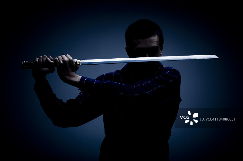 黑暗中的忍者（彩色）图片素材