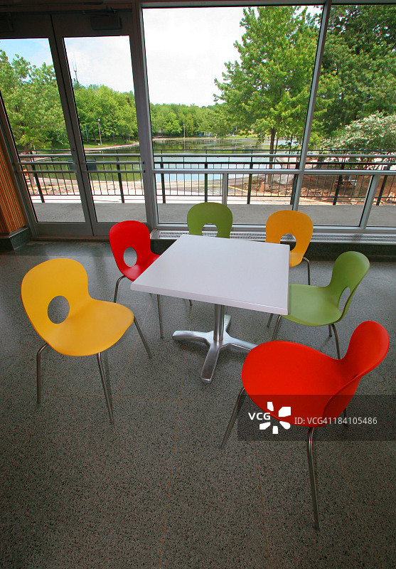 蒙特利尔市卡斯托尔湖附近的社区中心图片素材