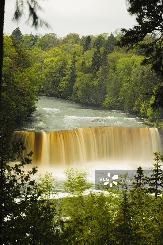 塔夸梅农瀑布上游图片素材