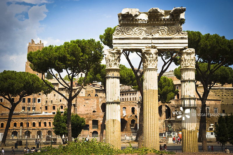 意大利罗马古罗马广场的科林斯柱图片素材