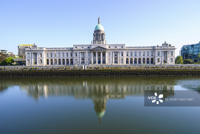 爱尔兰都柏林的海关大楼图片素材