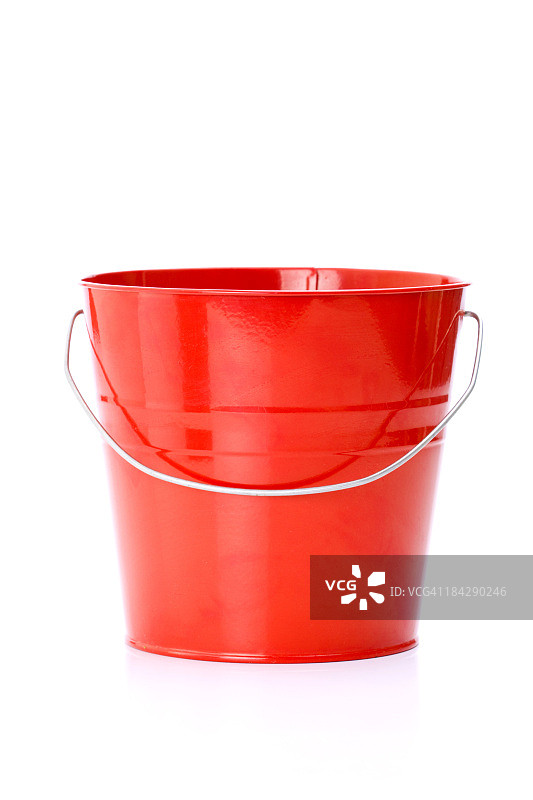 红色金属桶图片素材