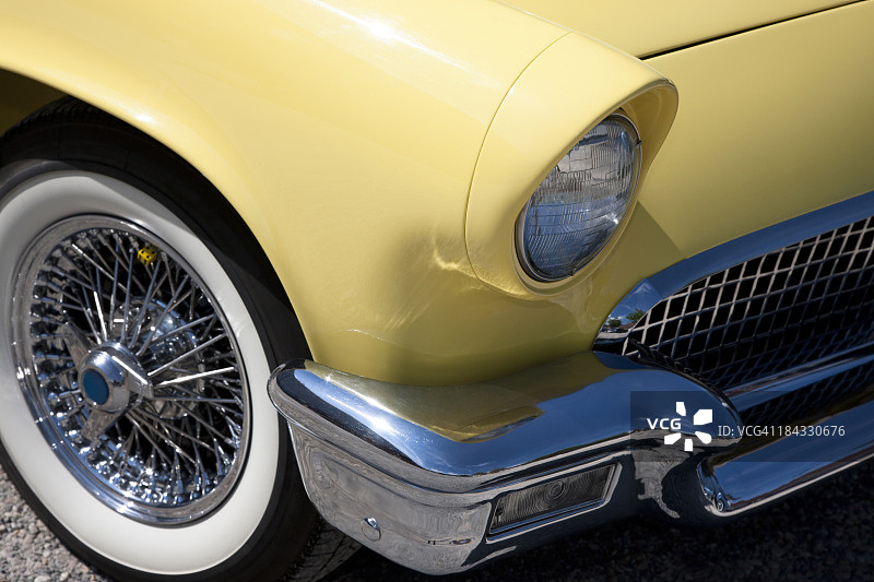 美国经典汽车前部细节图片素材